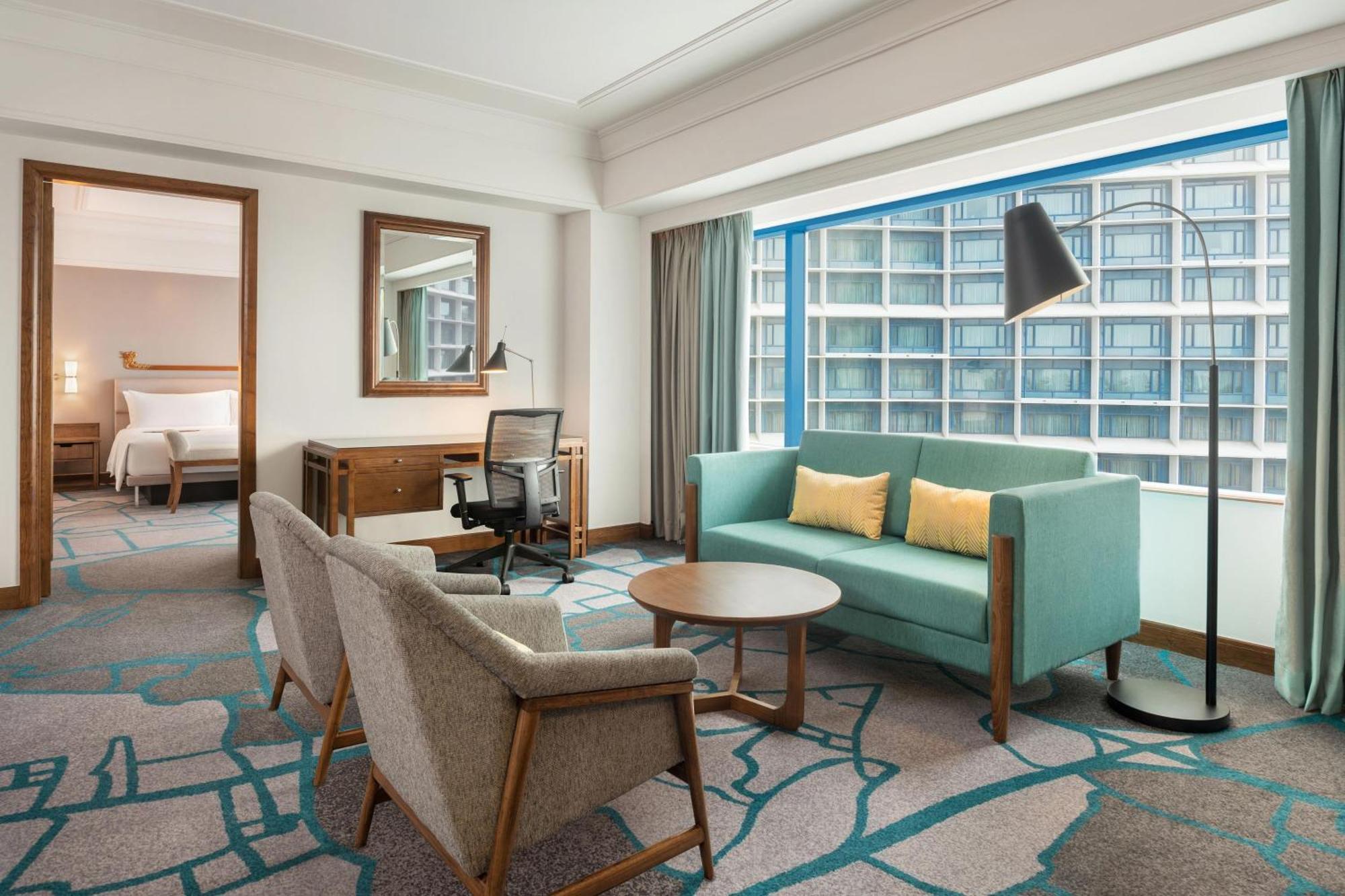 Le Meridien Hotel 5*