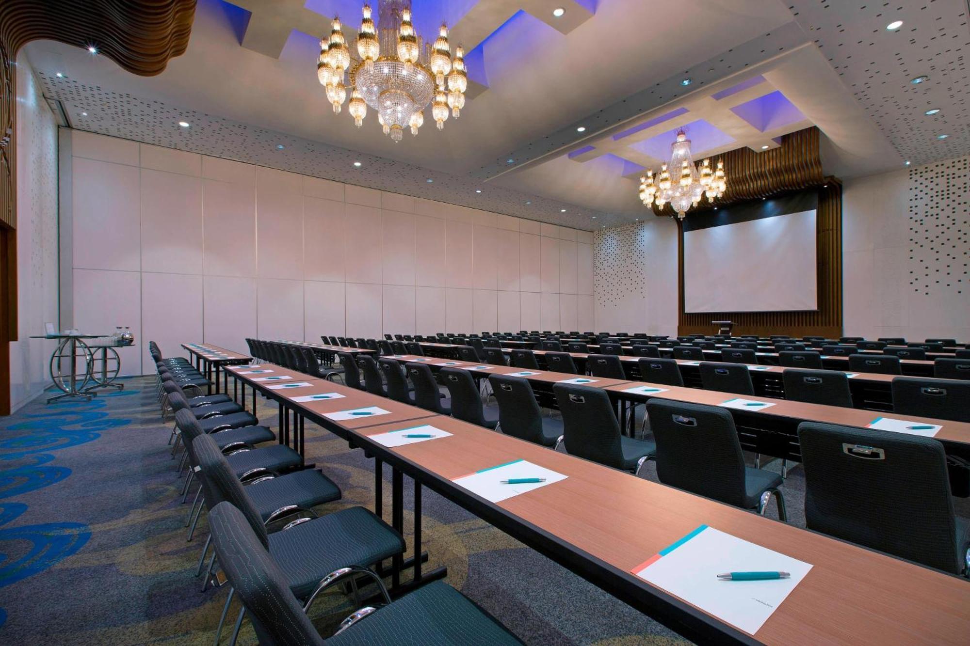 Le Meridien Hotel Jakarta